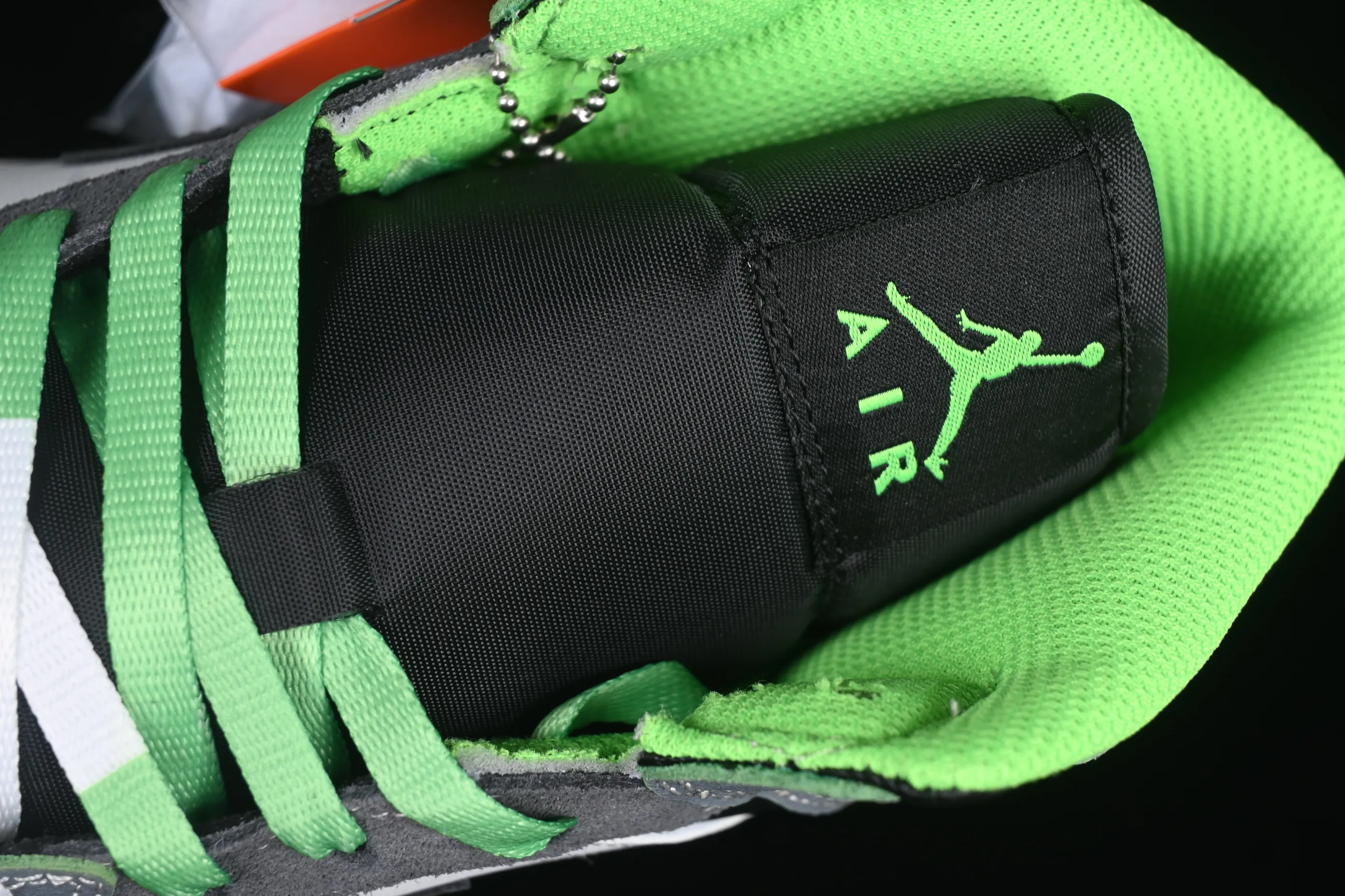 All categories Air Jordan Jordan series basketball shoes Air Jordan 1 Mid Air Jordan 1 Mid "Casa 93" white, gray and brown color Zhongbang basketball shoes HQ3829-001